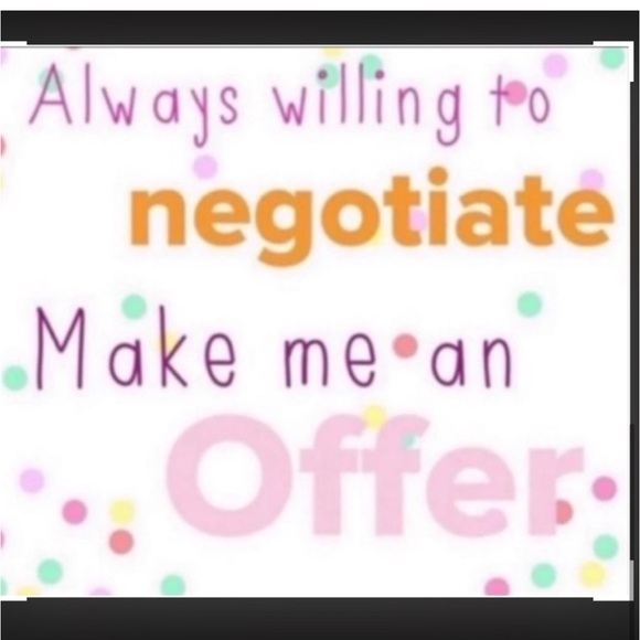 New BETSEY JOHNSON Gift Bow Crystal Dangle Earrings - Picture 11 of 11